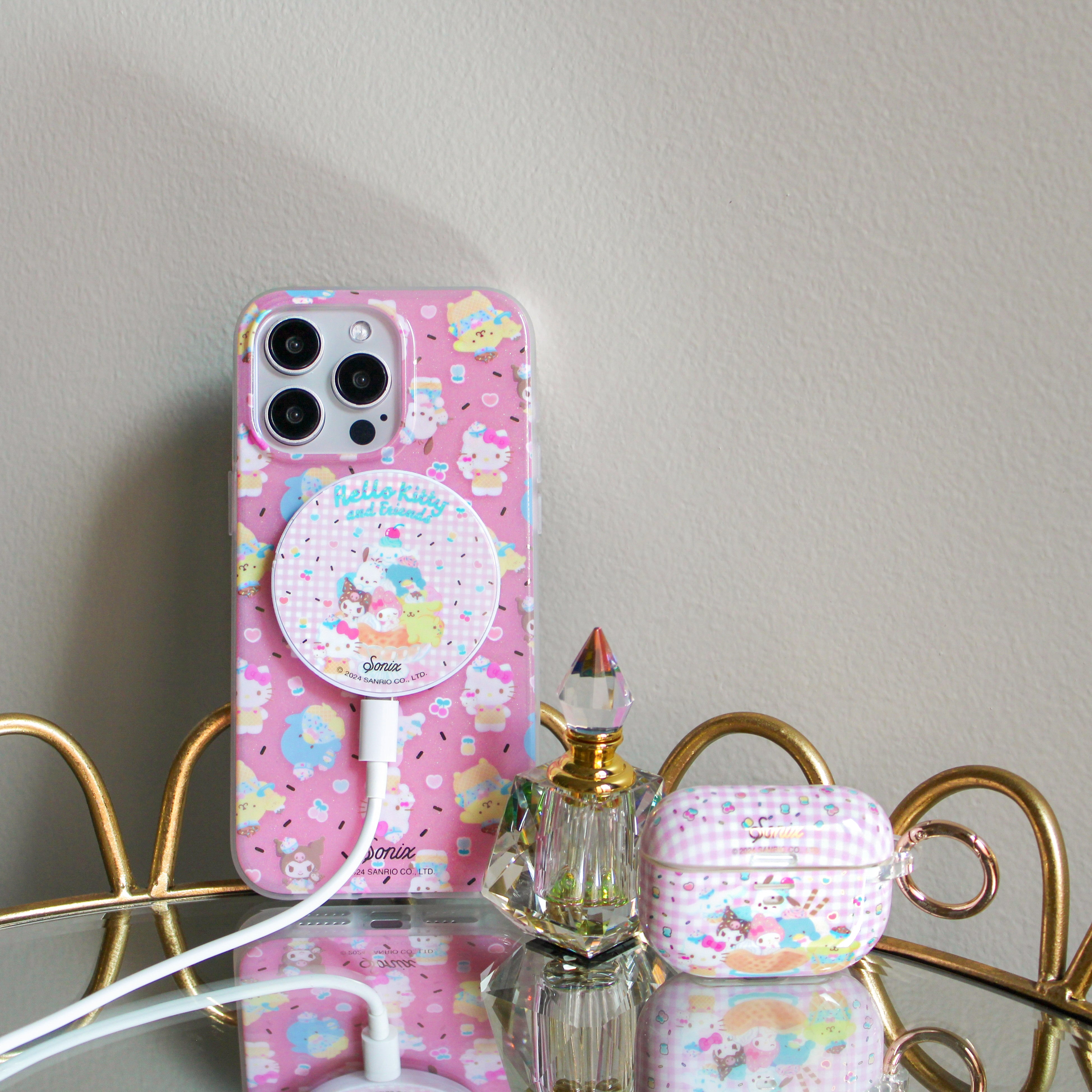 MagLink™ Magnetic Charger - Hello Kitty® and Friends Ice Cream Parlor