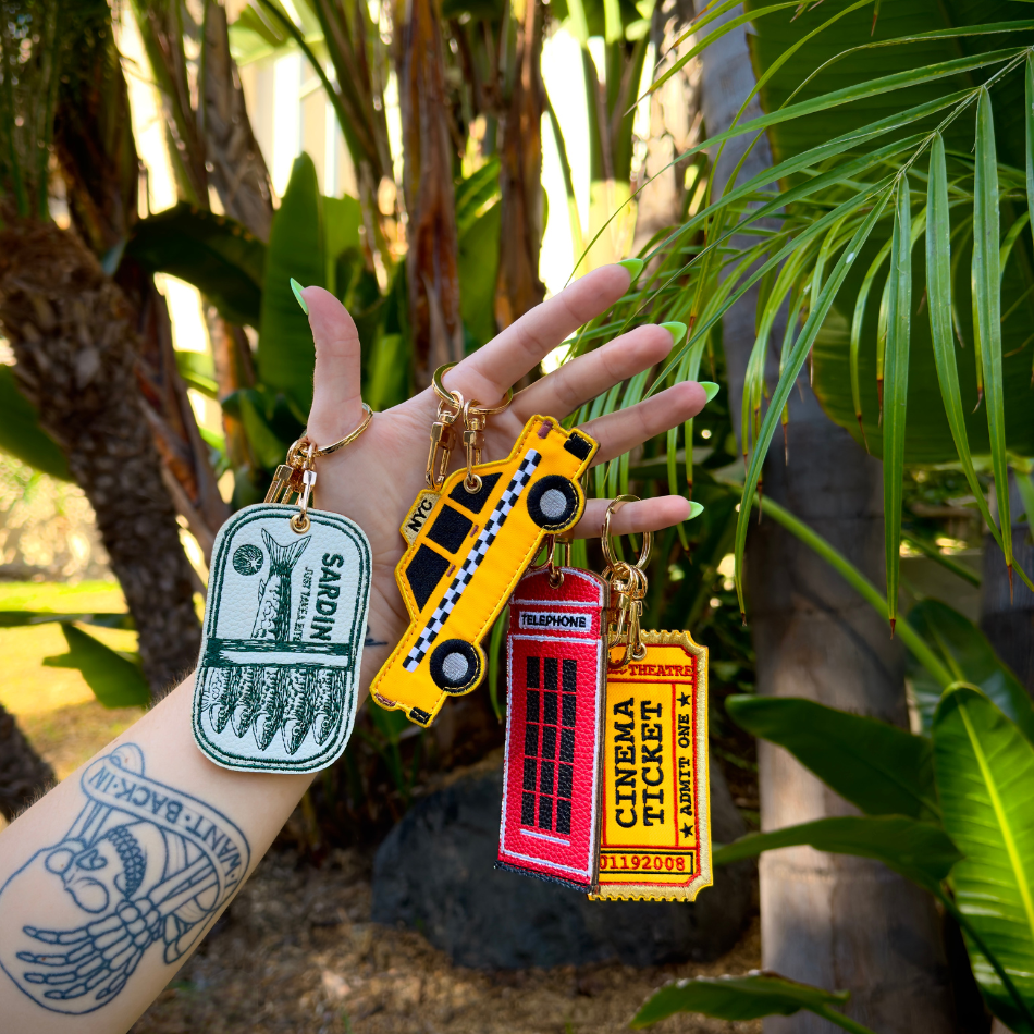 AirTag® Keychain Taxi | Chic & Functional | Sonix