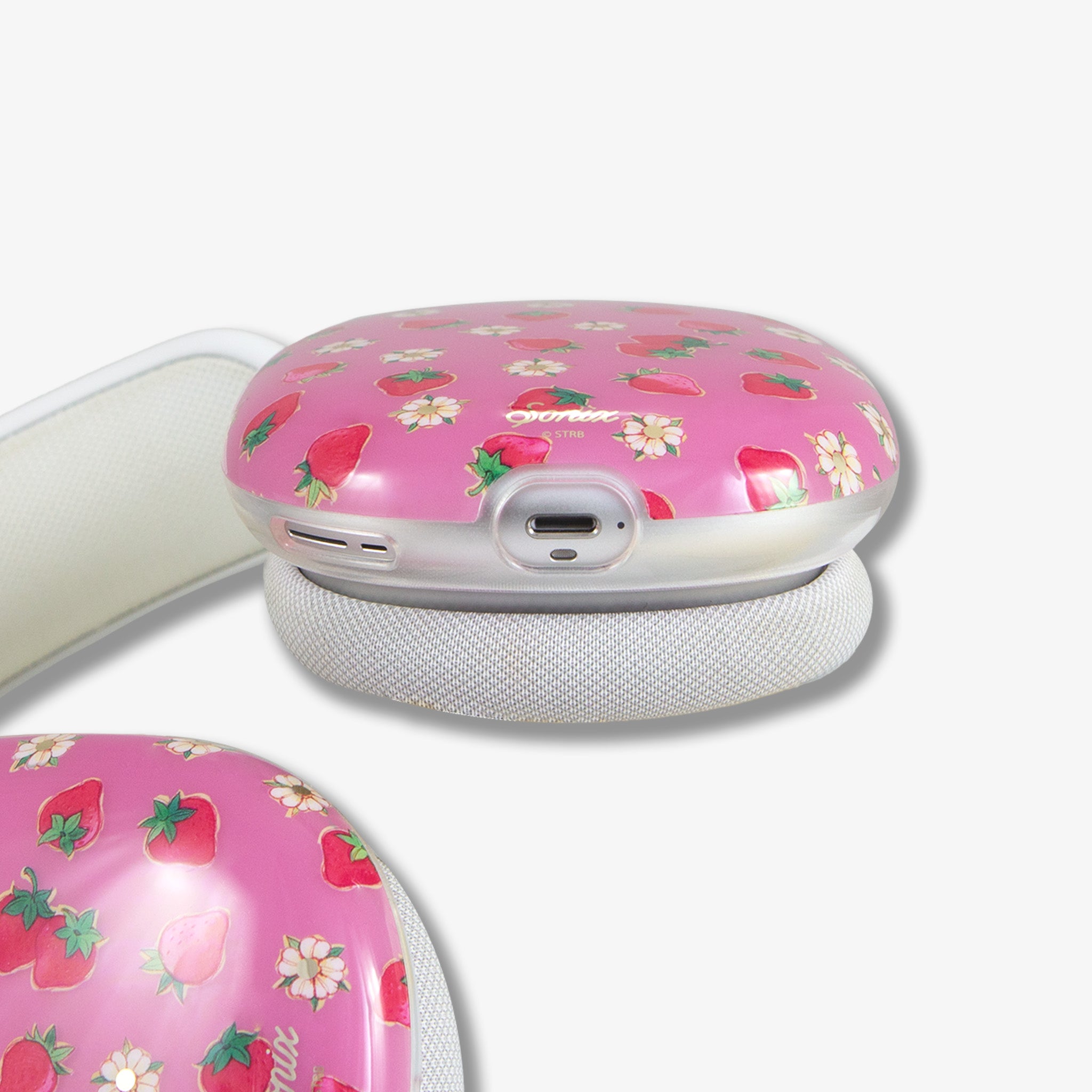 Strawberry Shortcake™ Vintage AirPods Max Cover