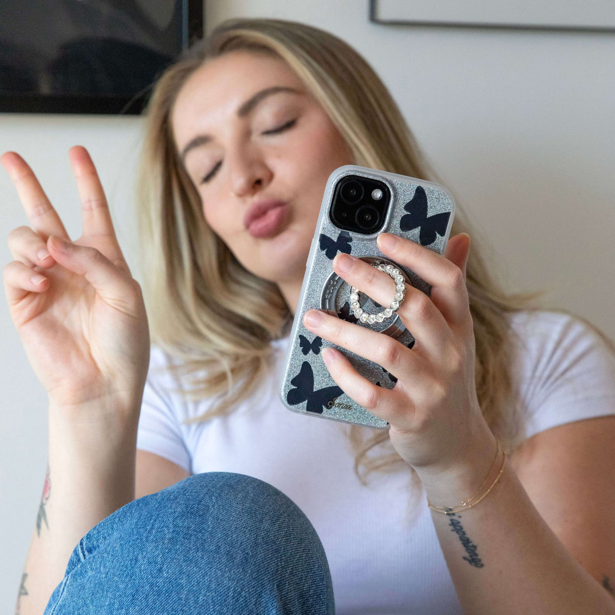 Glitter Mariposa MagSafe® Compatible iPhone Case