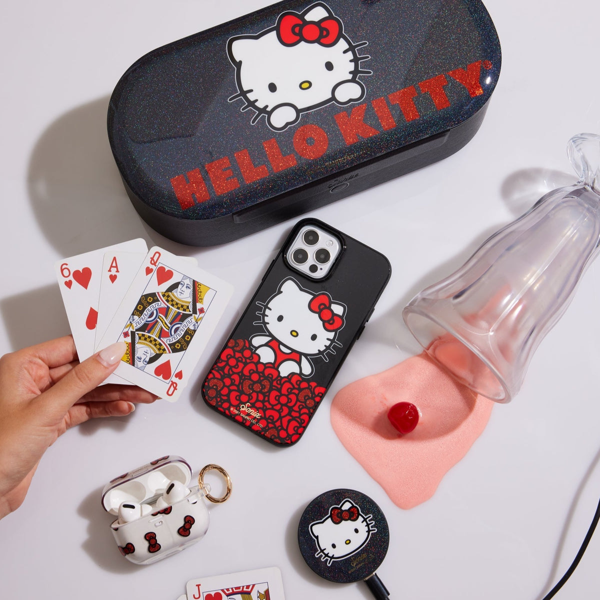 Hello Kitty is suitable for iphone13promax mobile case iphone12