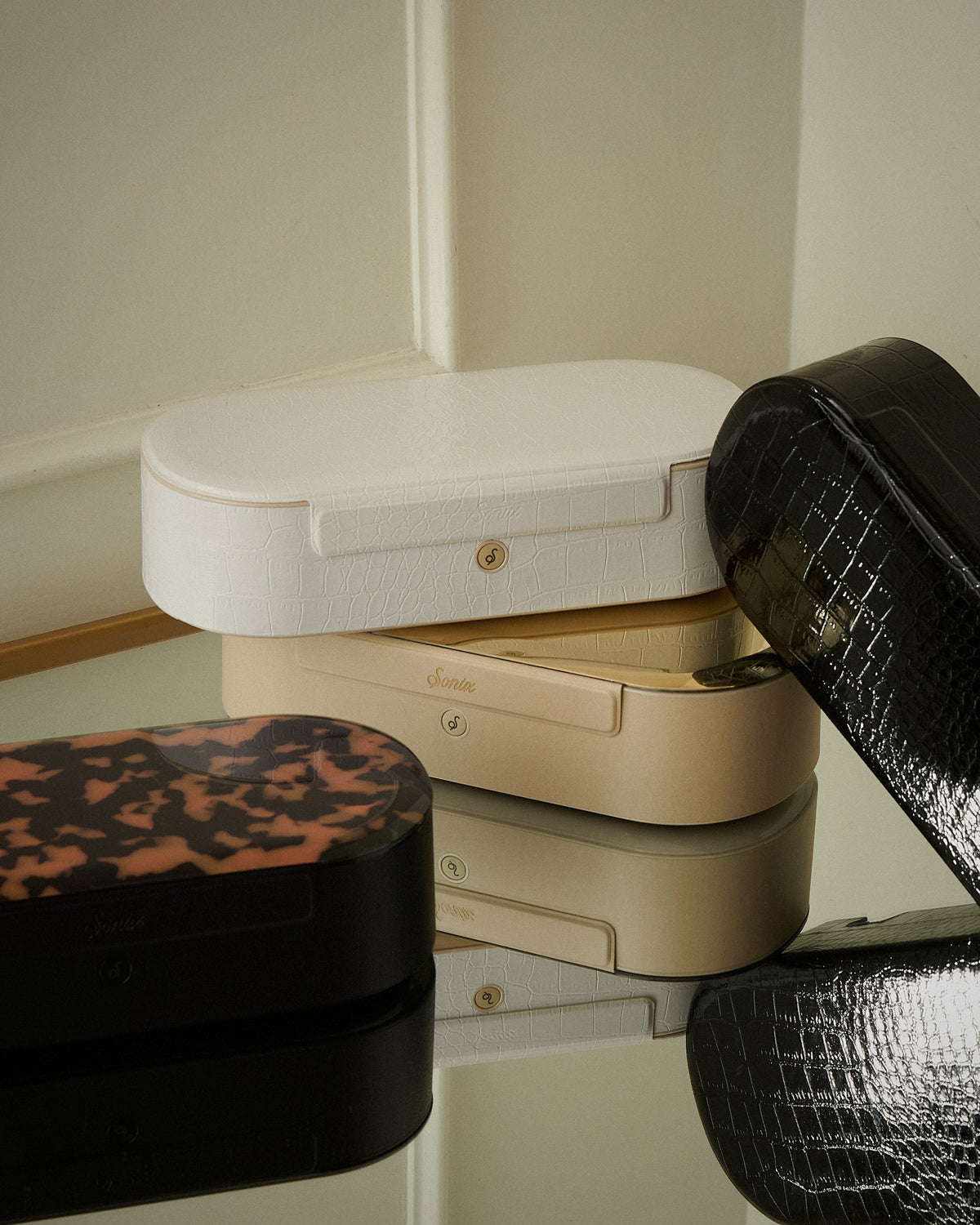 Essentials - Beyond UV+O3 Sanitizing Box- Black Croc